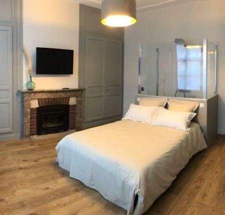 Les Chambres Berguoises Chambre Rez-De-Chaussee Au Coeur De ベルグ エクステリア 写真