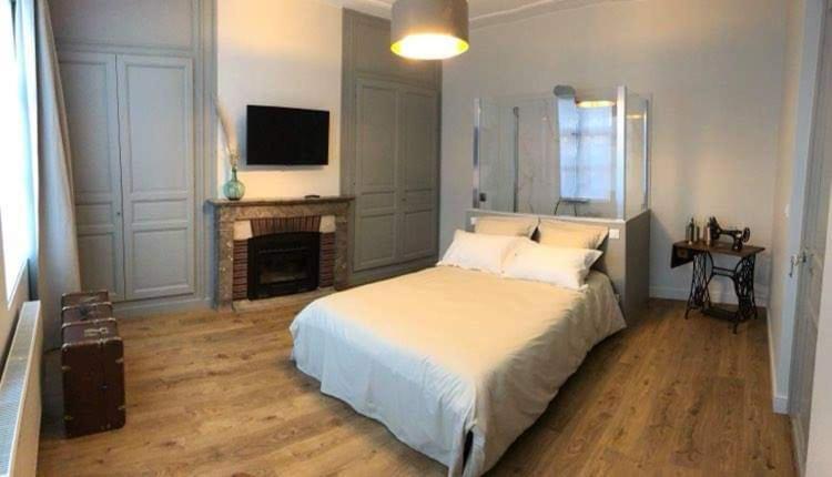 Les Chambres Berguoises Chambre Rez-De-Chaussee Au Coeur De ベルグ エクステリア 写真